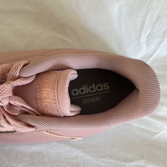 Girl’s pink Addidas size 6.5 sneakers - Picture 7 of 8